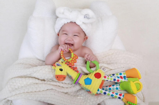 新昌宝宝的口欲期